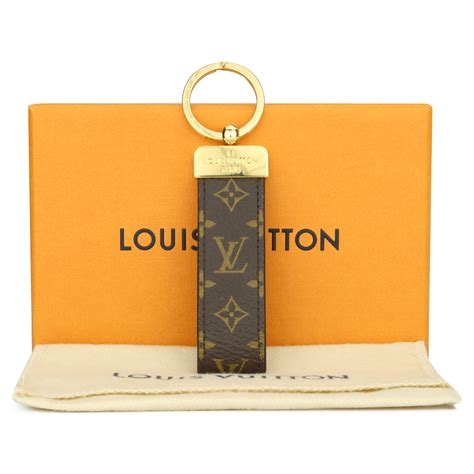 louis vuitton dragonne key holder dupe